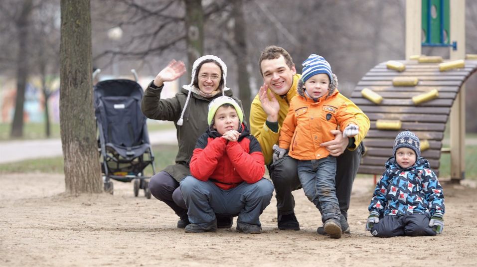 Kolejność urodzenia ma wpływ na iloraz inteligencji. Nowe wyniki badań (WIDEO)