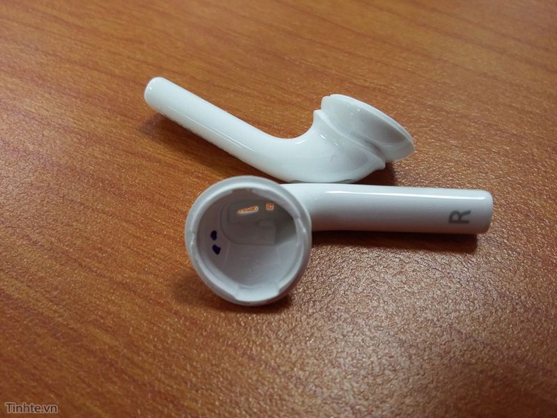 Samsung może mocno odświeżyć słuchawki dla Galaxy S6. Będą podobne do tych od iPhone'a? 17