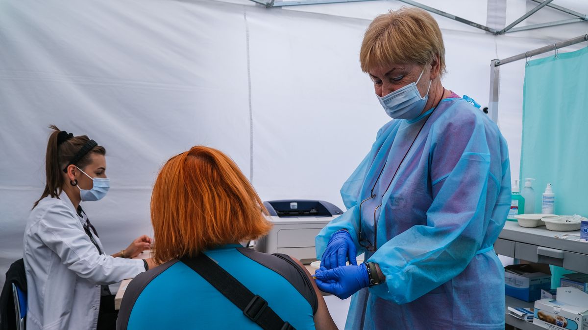 Szczepienie przeciw COVID-19 