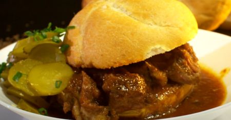 Nie było kebabów ani burgerów. Za komuny krakowscy studenci zajadali się maczanką