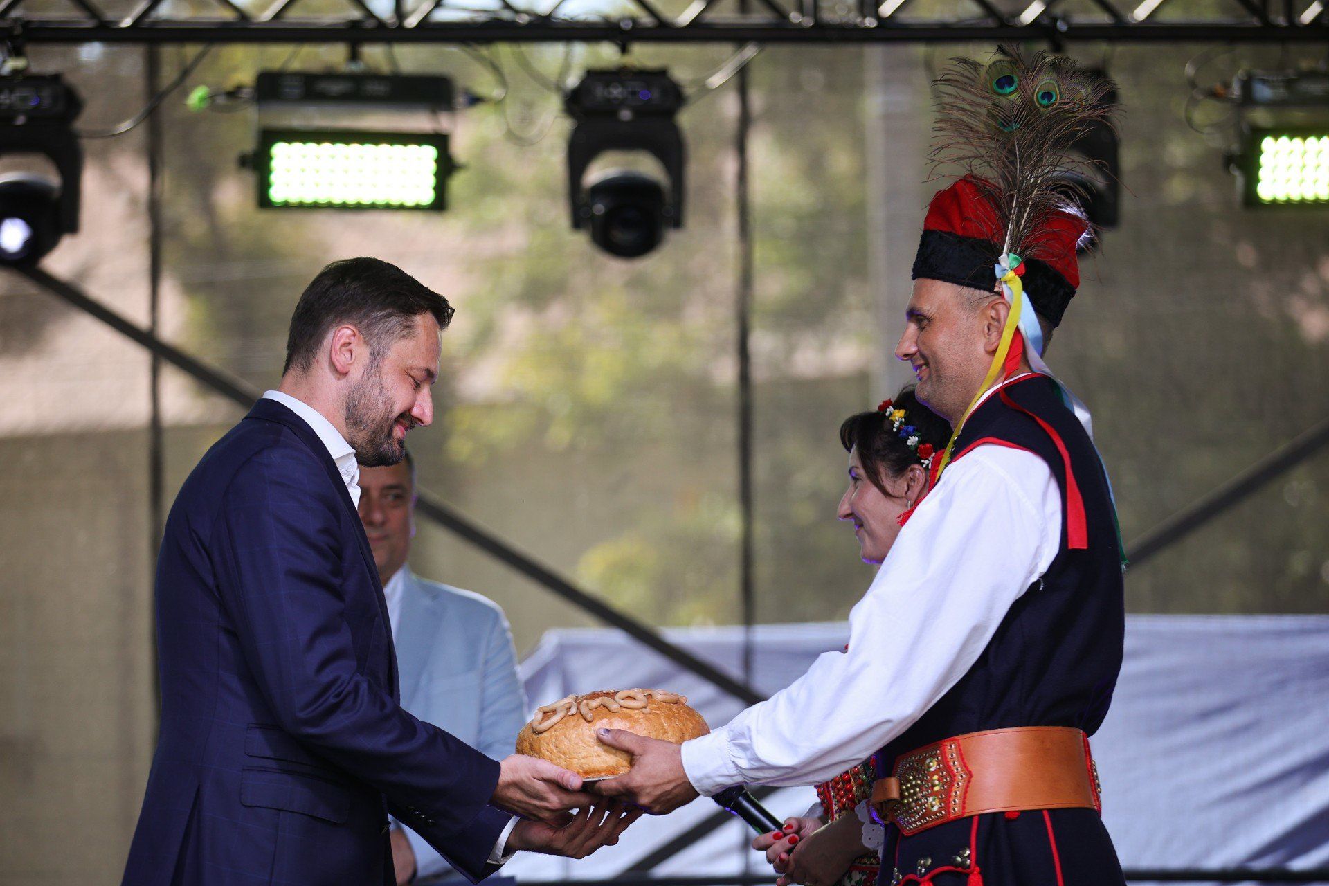 W tradycyjnych dożynkach w Pleszowie w Nowej Hucie udział wziął prezydent Krakowa Aleksander Miszalski.