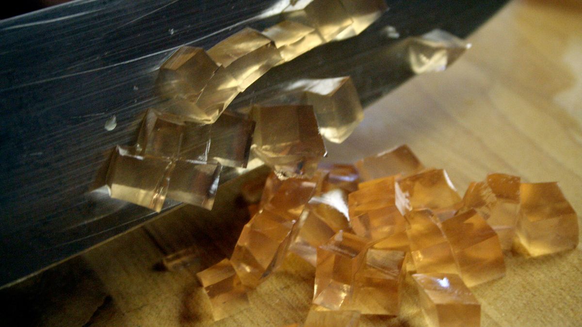 Pektyna jest naturalną substancją występującą w roślinach