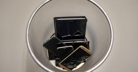 Nie wiesz, co zrobić ze starym żelazkiem bądź telefonem? Zabierz je na pocztę!