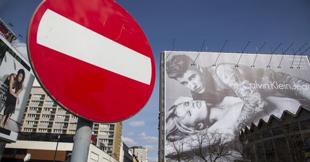 Miało być pięknie, jest po staremu. Ustawa krajobrazowa obowiązuje, a miasta wciąż toną w reklamach