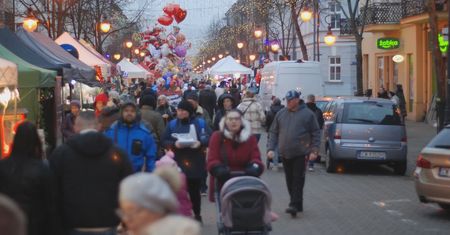Włocławski Jarmark Bożonarodzeniowy wystartował. Zobacz, jak było pierwszego dnia