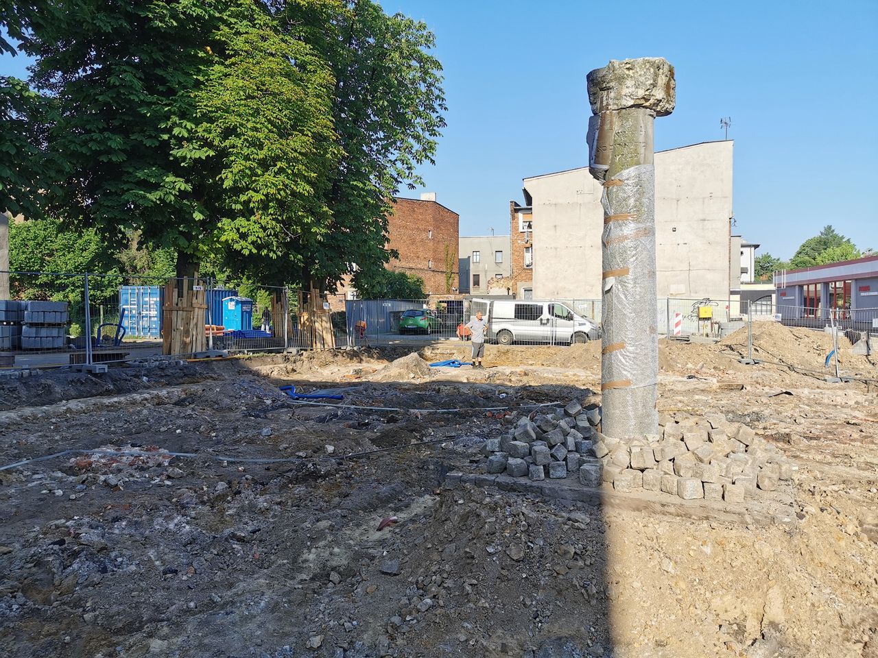 Wykopaliska w miejscu, gdzie dawniej stała synagoga. Tarnowskie Góry