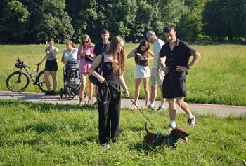 III Tarnobrzeska Jamnikówka z rekordową frekwencją. Miłośnicy jamników spotkali się w Tarnobrzegu. Zobacz zdjęcia