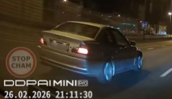 Patrzcie na BMW. Nagły manewr. Nagranie obiega sieć