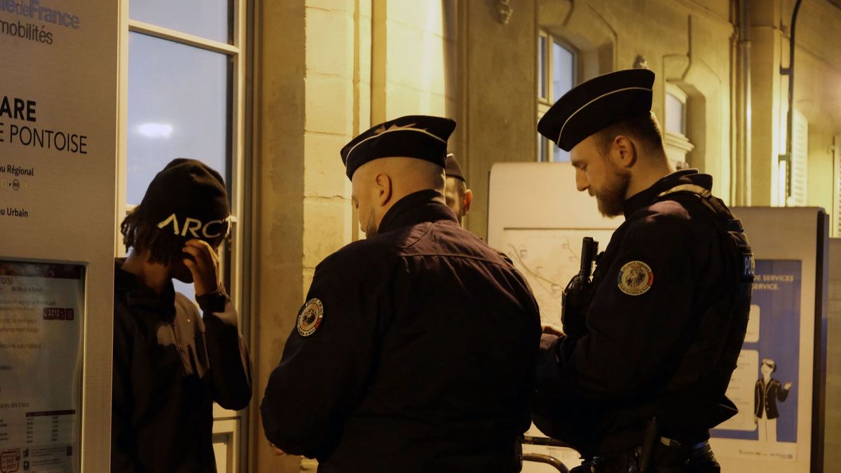 Godzina policyjna we Francji — zdjęcie ilustracyjne 