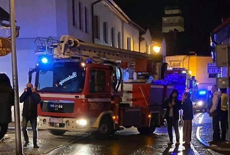 Śląskie. Starszy mężczyzna zginął w pożarze budynku w Żywcu, najprawdopodobniej w wyniku zaczadzenia.