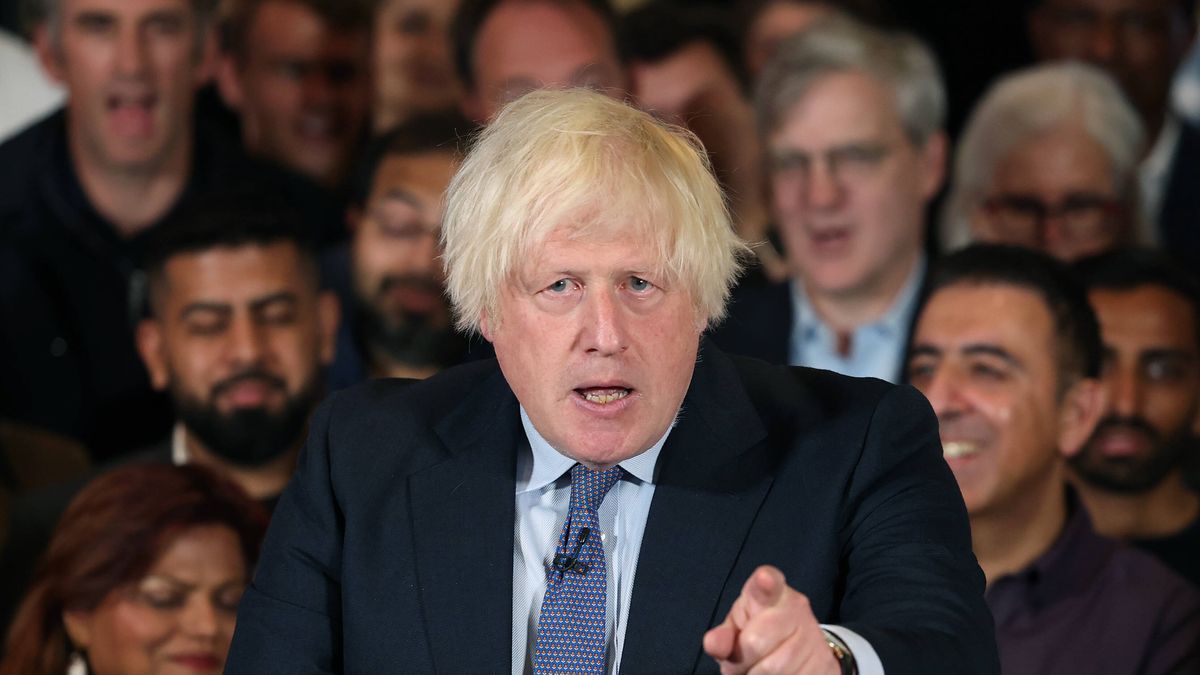 British Prime Minister Rishi Sunak at Conservative Party election campaign event in London
epa11453877 Former British Prime Minister Boris Johnson campaigns at a Conservative Party election campaign event in London, Britain, 02 July 2024. The UK is set to hold a general election 04 July.  EPA/ANDY RAIN 
Dostawca: PAP/EPA.
ANDY RAIN