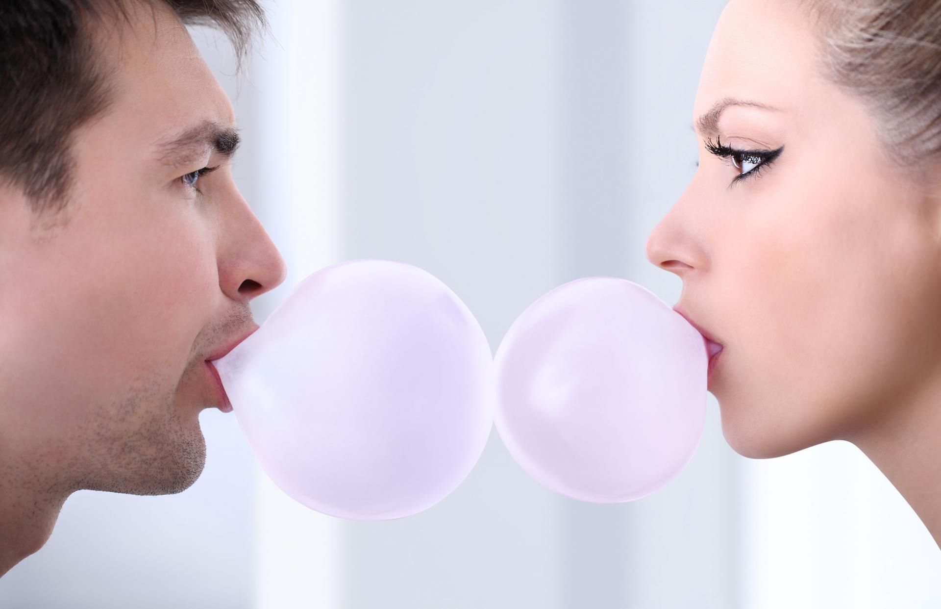 Guma do żucia / 123RF