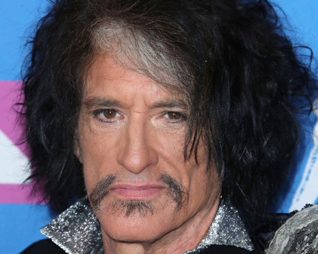 Joe Perry z Aerosmith TRAFIŁ DO SZPITALA! Stracił przytomność po zejściu ze sceny...