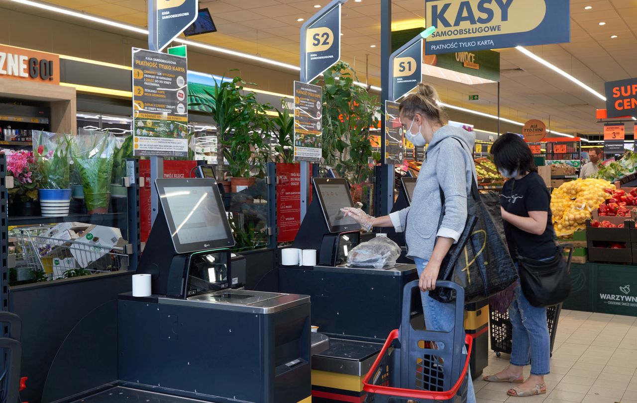 Kradną na potęgę. Kasy samoobsługowe czynią złodziei