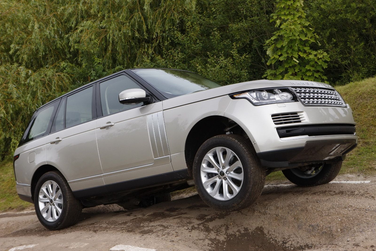 Nowy Ranger Rover (2013) w obszernej galerii 113