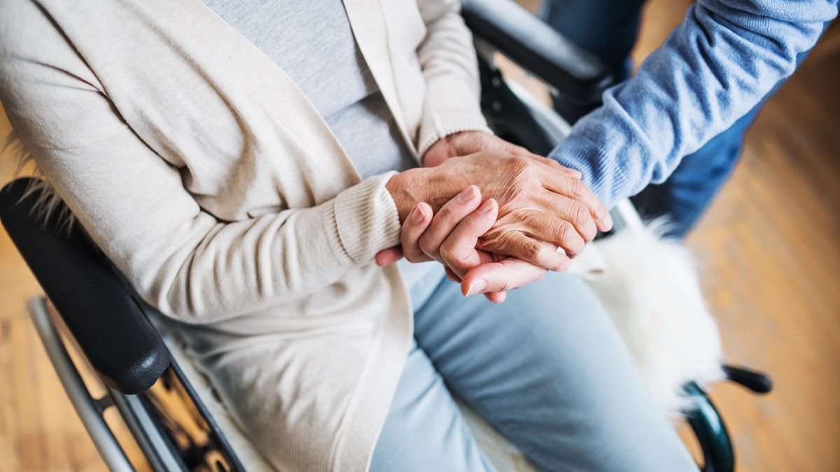 Ile wynosi zasiłek pielęgnacyjny i kto się może o niego ubiegać?