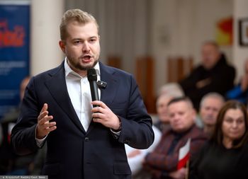 Poseł PiS na Ibizie z szefem Zondacrypto. KO idzie do prokuratury