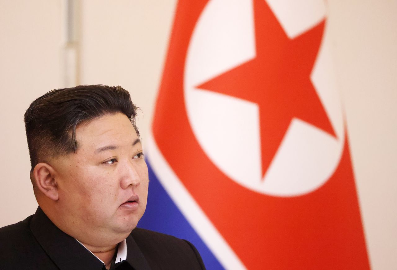 Kenterung bei Schiffstaufe: Nordkorea bringt Kriegsschiff wieder in Position