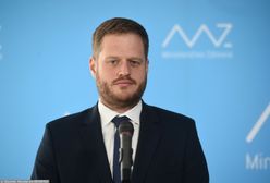 Koronawirus w Polsce. Janusz Cieszyński o respiratorach i maseczkach. "Nie mam kaca moralnego"