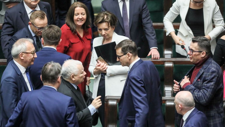 52. posiedzenie Sejmu IX kadencji
Fot. Wojciech Olkusnik/East News, Warszawa, 13.04.2022. 52. posiedzenie Sejmu IX kadencji. M.in. glosowanie nad poprawkami Senatu do tzw. ustawy sankcyjnej.
N/z: Kazimierz Smolinski, Arkadiusz Mularczyk, Jaroslaw Kaczynski, Joanna Lichocka, Marlena Malag, Mateusz Morawiecki, Marek Ast.
Wojciech Olkusnik