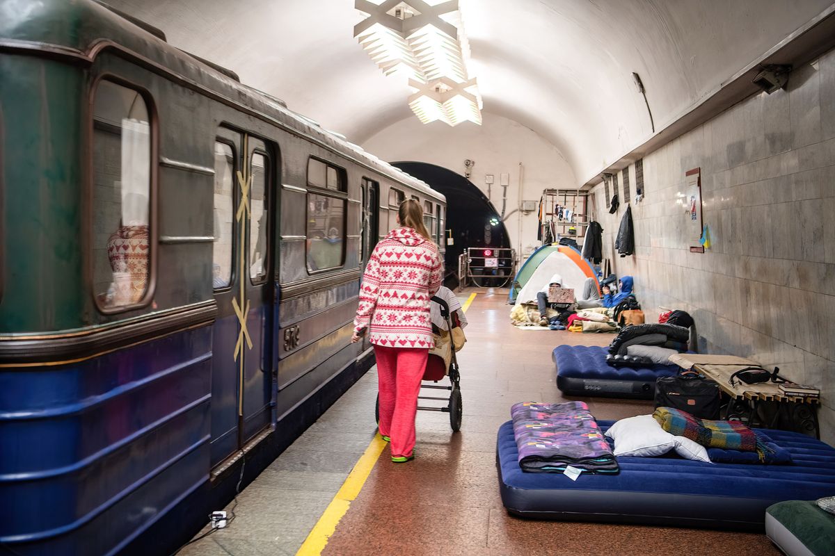 Metro w Charkowie stało się domem dla wielu Ukraińców 