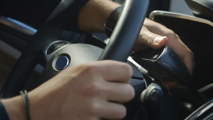 Drive - bezpieczna jazda! Trzymaj ręce na kierownicy i steruj smartfonem 3
