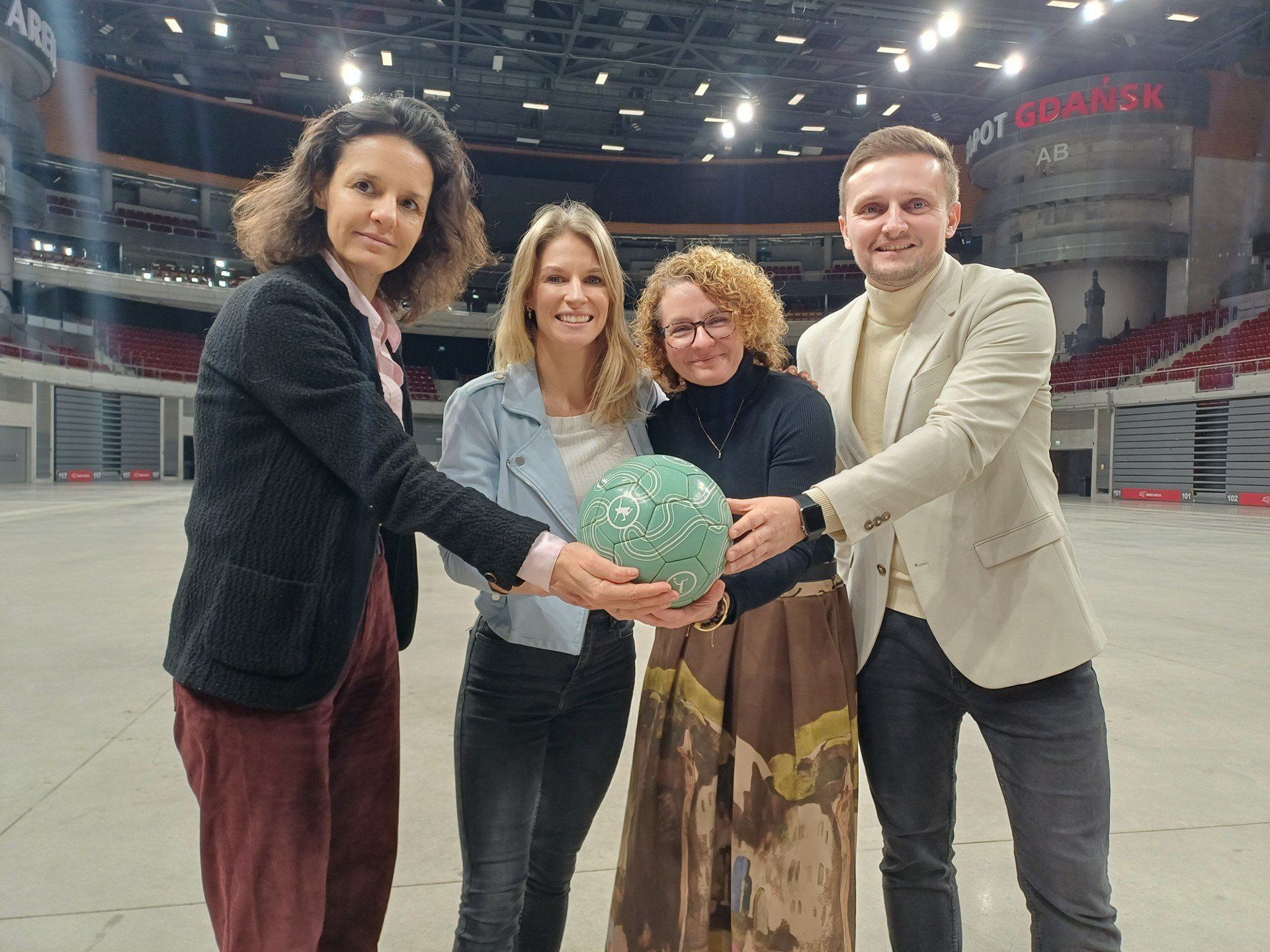 Agnieszka &#34;Aguśka&#34; Mnich będzie reprezentowała Polskę podczas mistrzostw świata we freestyle footballu w Ergo Arenie 13 grudnia 2025 roku