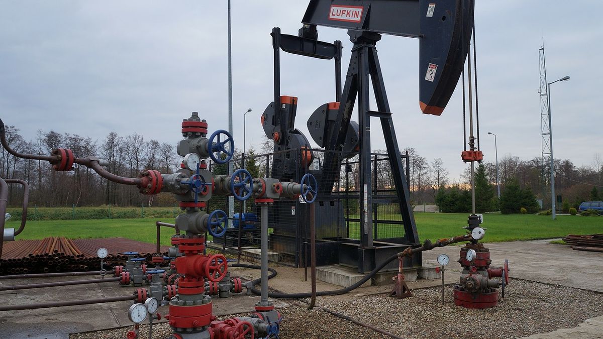 Według MAE, droga ropa może wywołać spadek popytu, szczególnie w najszybciej rozwijających się gospodarkach świata.