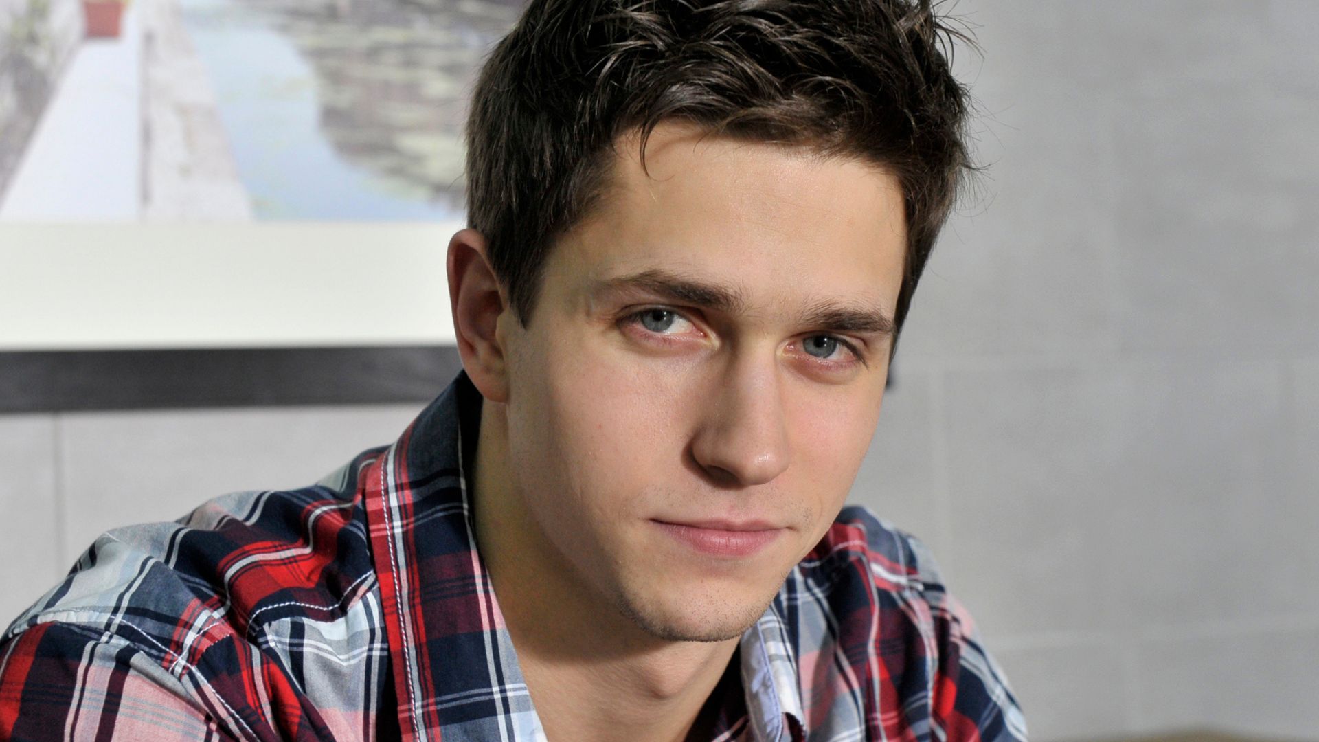 Serialowy Norbert z "Na Wspólnej" rzucił show-biznes i wyjechał z Polski. Tak teraz wygląda Michał Malinowski. Oto co dziś robi (FOTO)