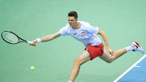 Puchar Davisa: Pięć obronionych meczboli, pojedynek debiutantów dla Huberta Hurkacza