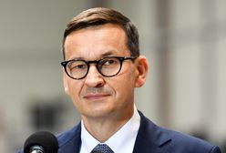 Nocne wpisy premiera. O kryzysach, Scholzu i fake newsach