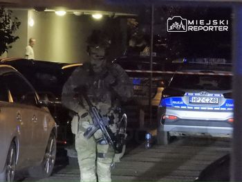 Powiat wołomiński: Akcja kontrterrorystów. Użyto granatów hukowych
