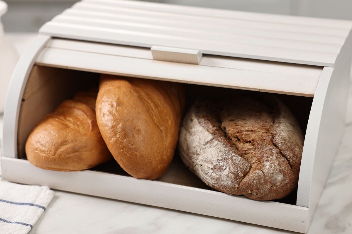 Bread bin, and in it... an onion? It's worth doing!