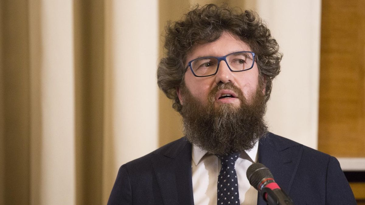 Piotr Woźny był wiceministrem ds. smogu w Ministerstwie Przedsiębiorczości i Technologii, obecnie jest pełnomocnikiem ds. programu "Czyste powietrze"