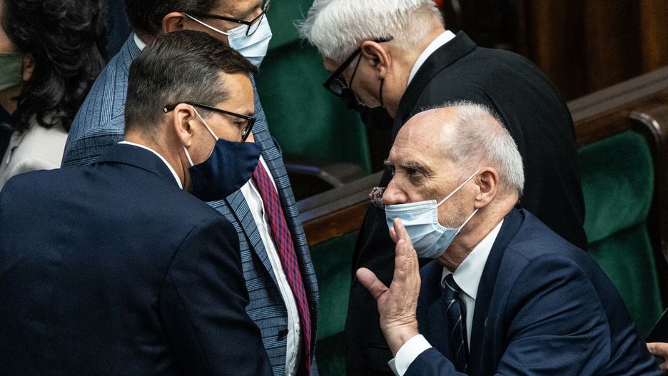 Uderzenie w Macierewicza. "Kariera po Smoleńsku" 