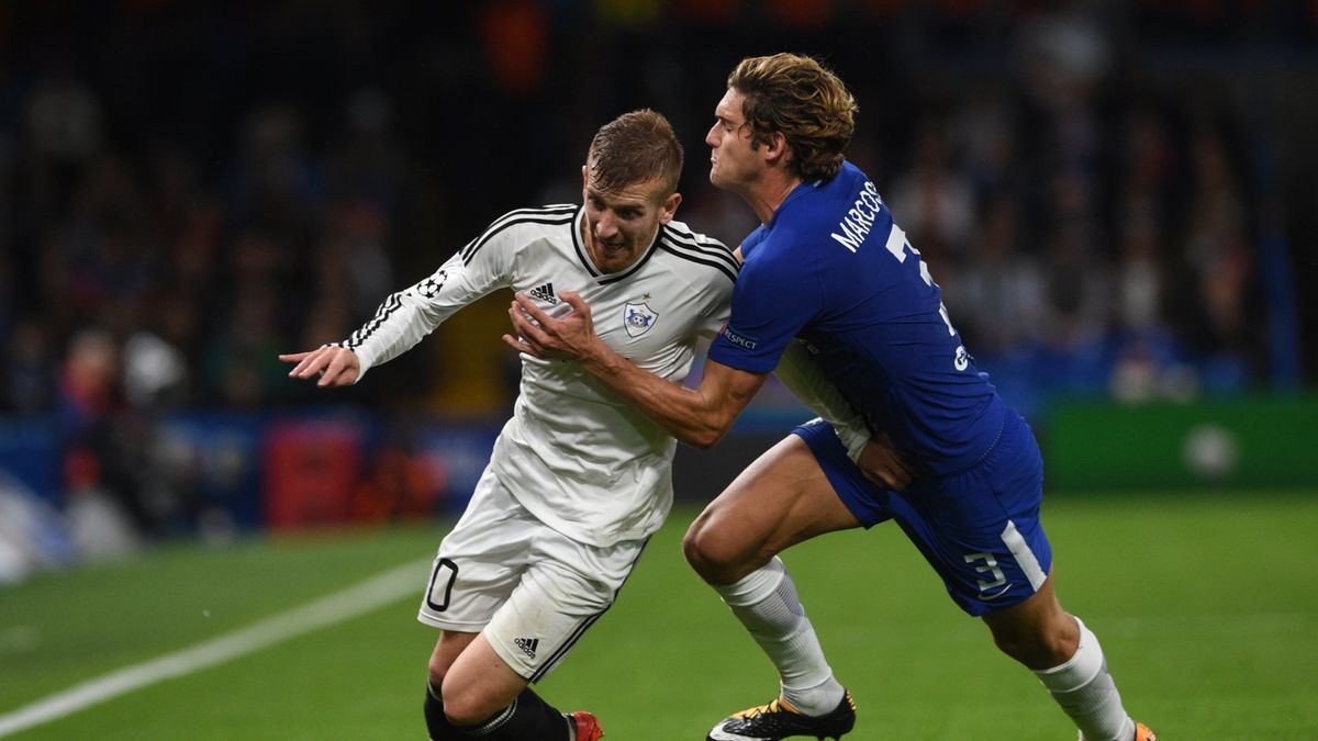 PAP/EPA / PAP/EPA/FACUNDO ARRIZABALAGA / Na zdjęciu: Pedro Henrique (z lewej) i Marcos Alonso (z prawej)