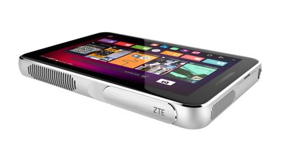 ZTE zaprezentowało 8-calowy... laserowy projektor mobilny