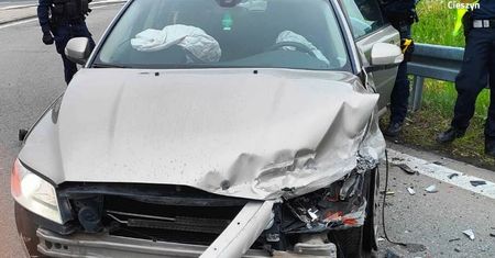 Uciekał przed policją skradzionym autem. Jechał przez miasto ponad 180 km/h