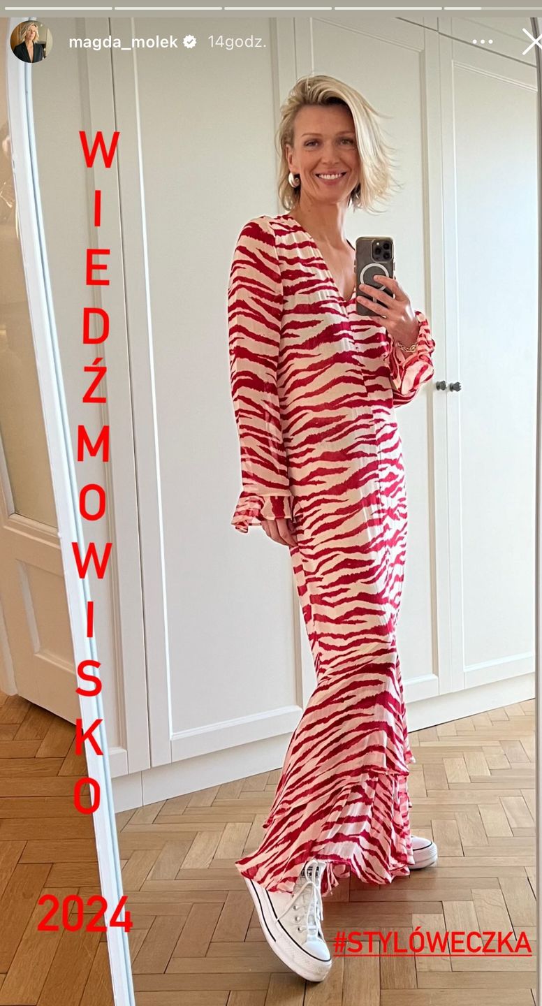 Magda Mołek w sukience i trampkach 