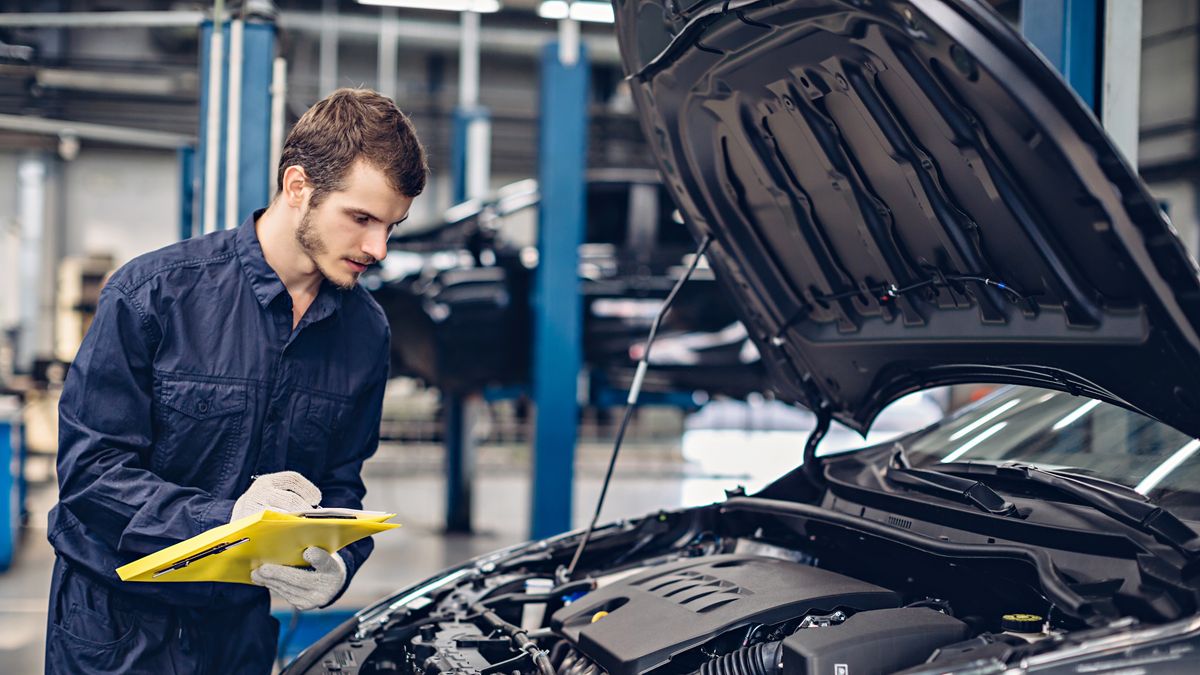 Koszty działalności Stacji Kontroli Pojazdów wzrosły o 120 proc. W tym samym czasie opłata za badanie techniczne pozostała na tym samym poziomie - 98 zł. 