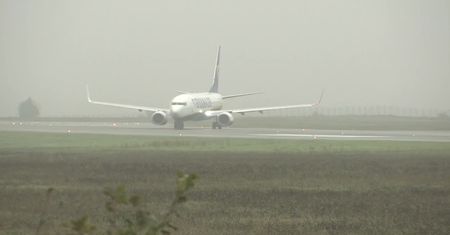 Mgła i usterka systemu ILS sparaliżowały lotnisko w Gdańsku