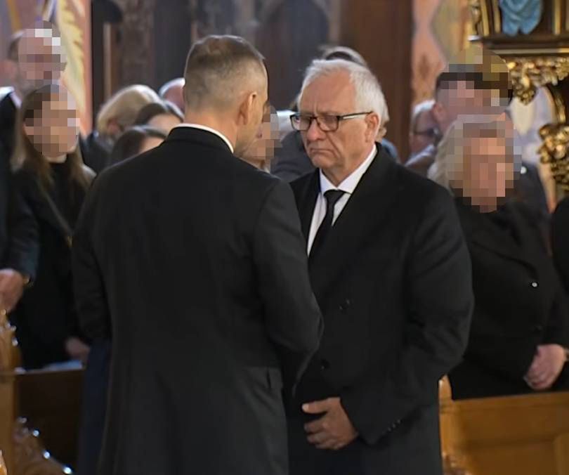 Zdzisław Litewka odbiera odznaczenie 