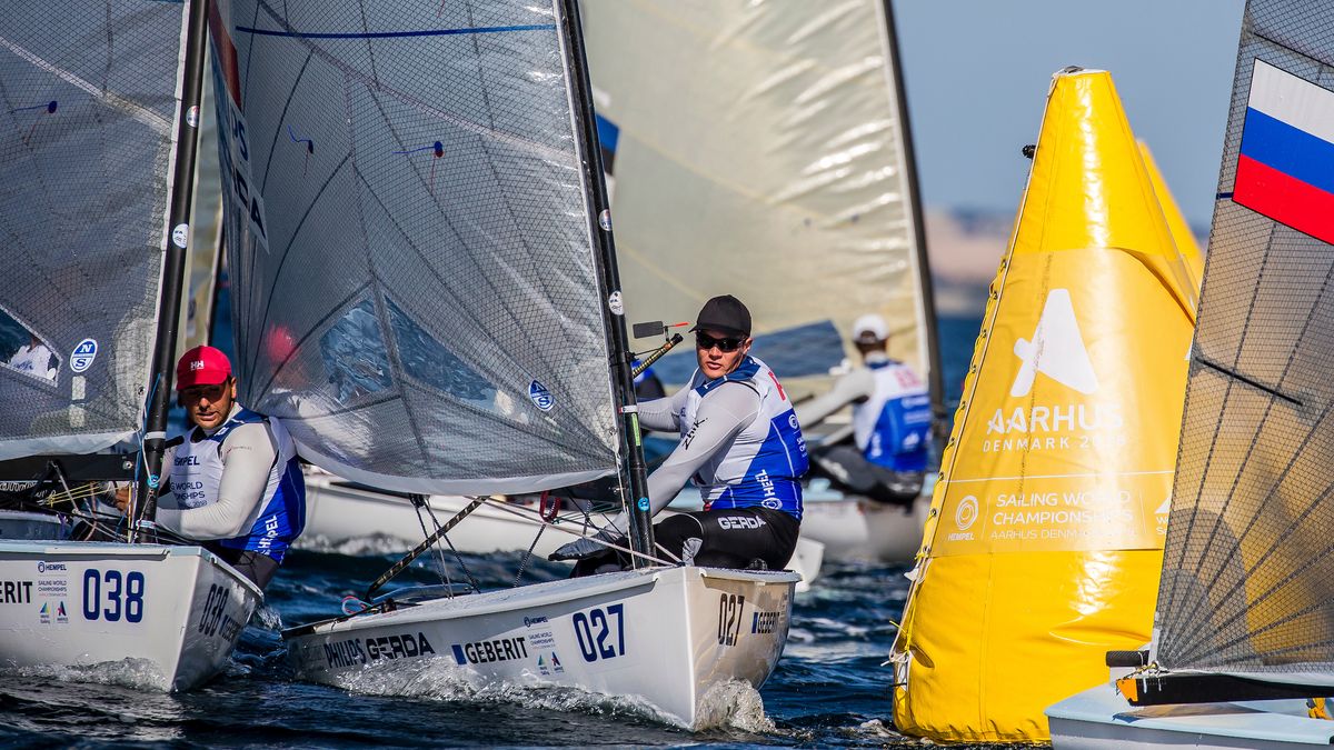 Piotr Kula na jachcie olimpijskiej klasy Finn