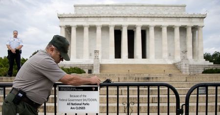 Rząd federalny zawiesił działalność. Jak to wpłynie na gospodarkę USA?
