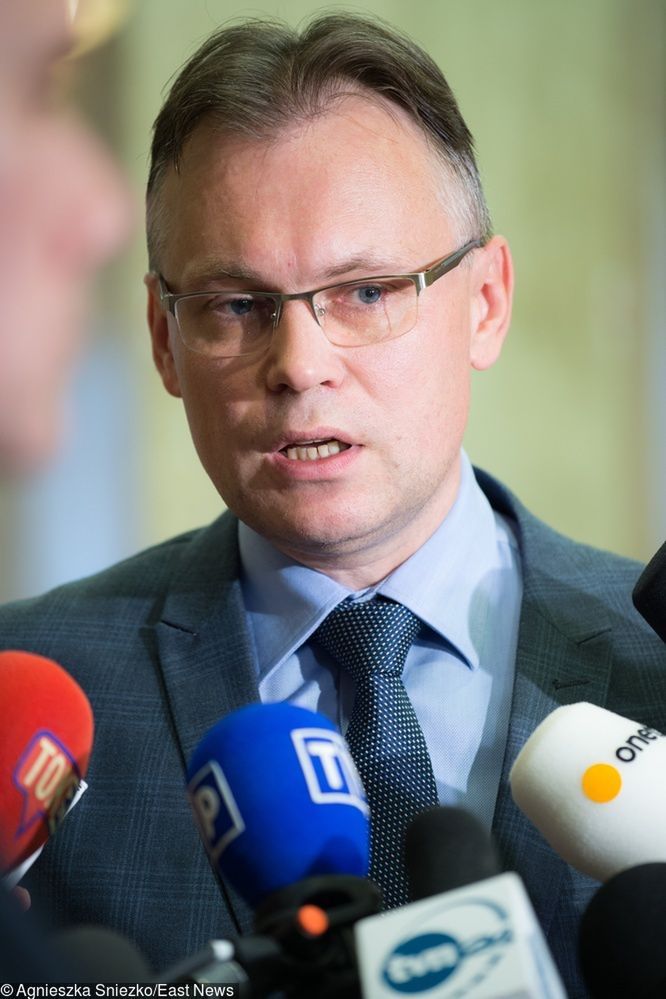 Arkadiusz Mularczyk skrytykował Ministra Spraw Zagranicznych za brak stanowczości w kwestii reparacji.