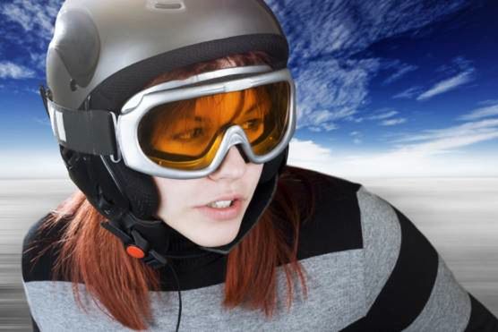 Nastoletni narciarze będą jeździć w kaskach