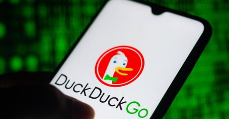DuckDuckGo sprawdzi twoje e-maile i usunie z nich zbędne skrypty