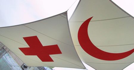 Konflikt w Libii. Czerwony Krzyż zawiesza działalność