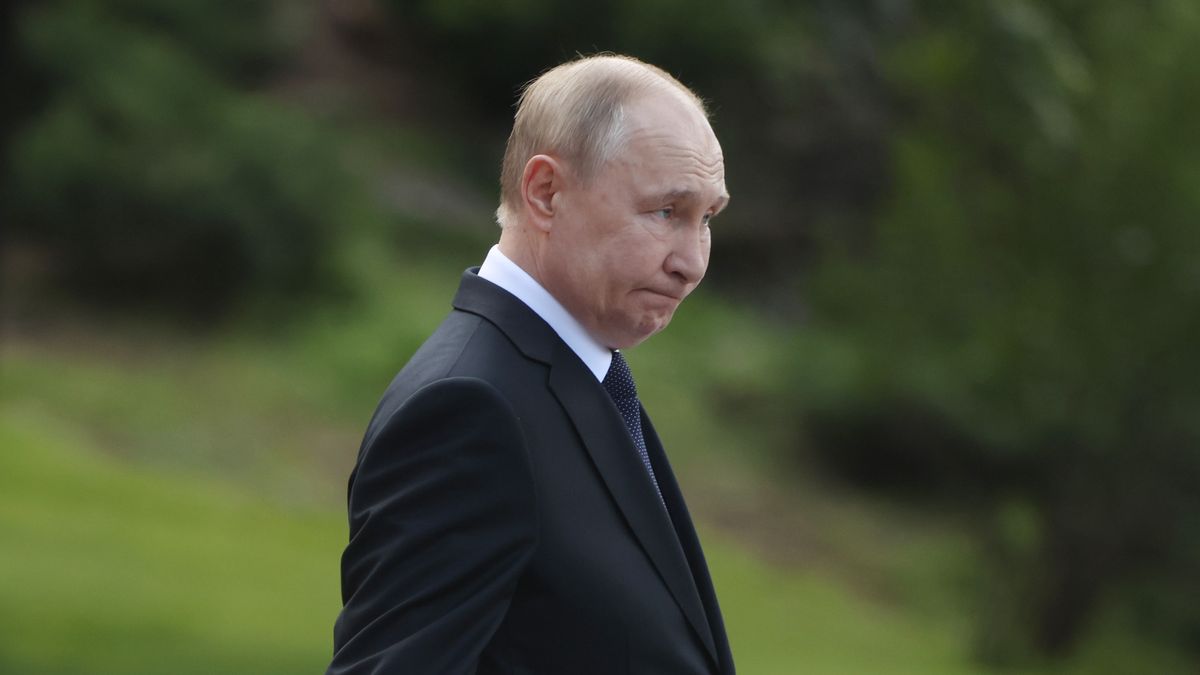 MOSCOW, RUSSIA - JUNE 22 (RUSSIA OUT) Russian President Vladimir Putin attends a wreath laying ceremony at the Unknown Soldiers's Tomb near the Kremlin, marking the Day of Remembrance and Sorrow, on June 22, 2024, in Moscow, Russia. Russians and Belarusians mark June 22nd as the anniversary of Nazi Germanys invasion of USSR in 1941. (Photo by Contributor/Getty Images)