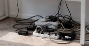 Za mało gniazdek, za dużo przedłużaczy. Elektryczne błędy, które wychodzą dopiero po przeprowadzce